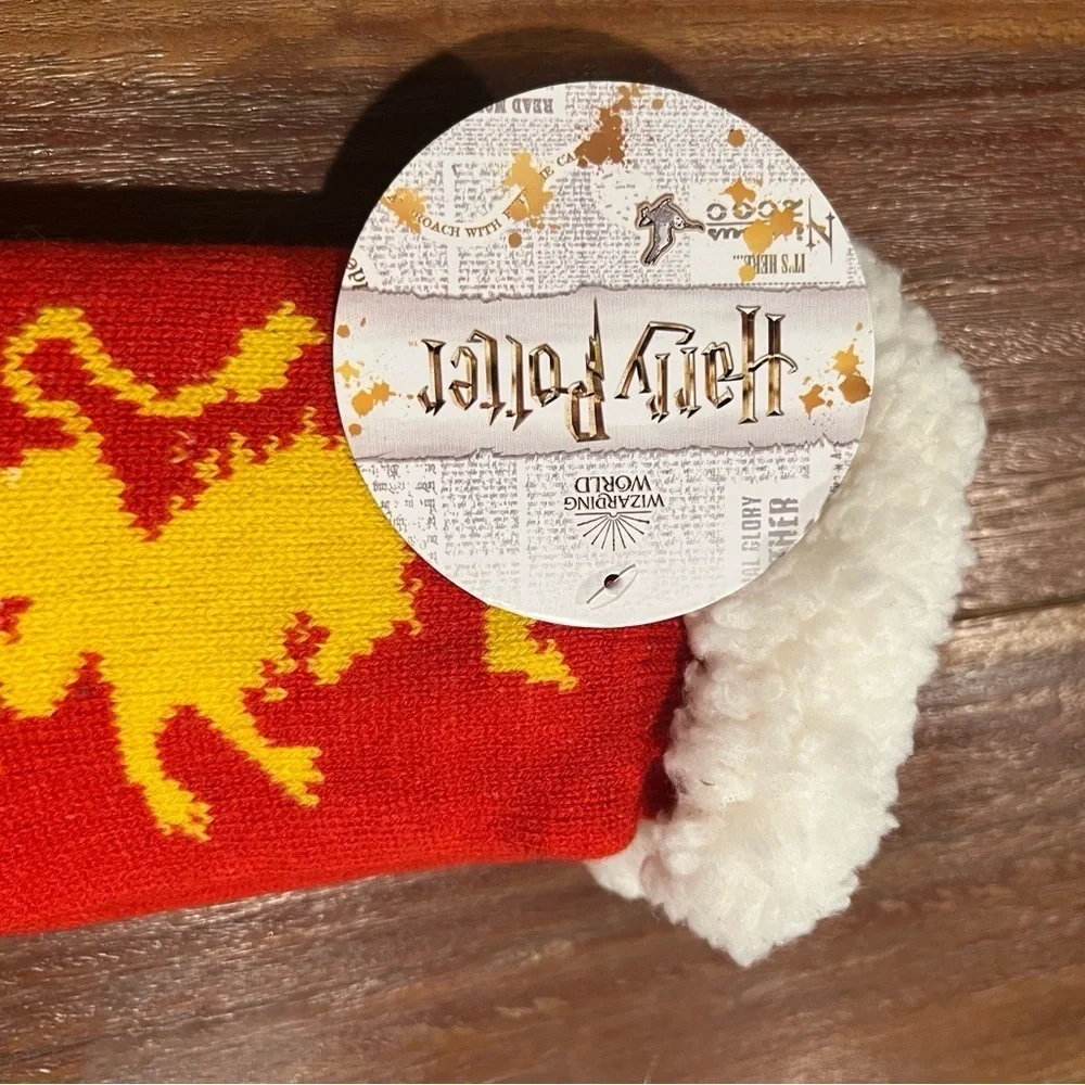 Harry Potter Wizard World Sherpa Lined Non Slip Socks Soft Warm NWT